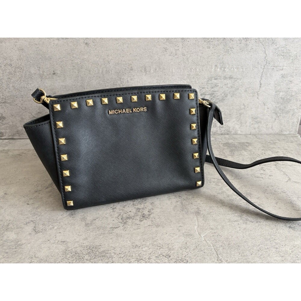Michael Kors Selma Stud Medium Messenger Crossbody Bag Black
